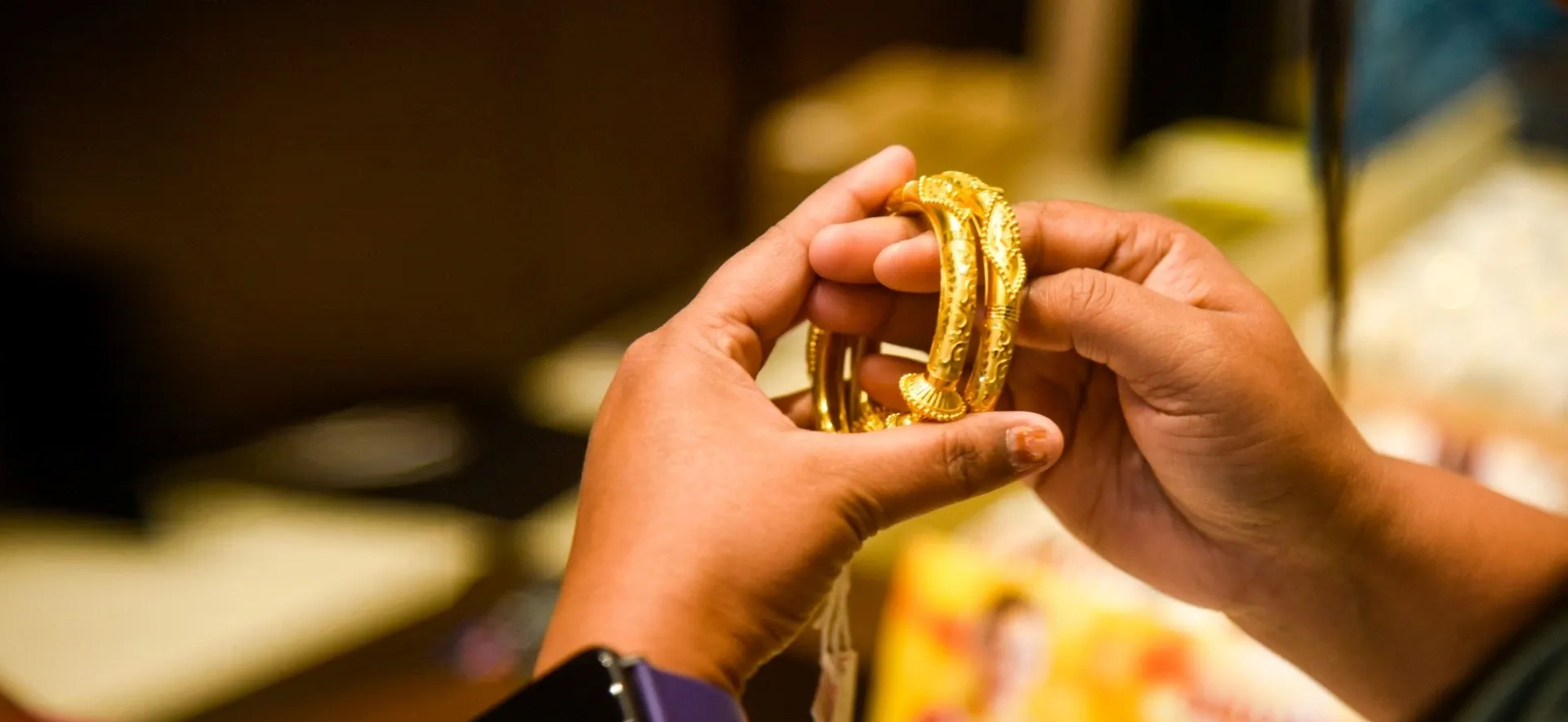 Professional gold testing laboratory in Dubai